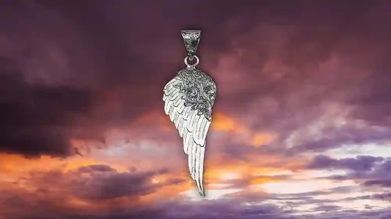 Circle Chain With Wings